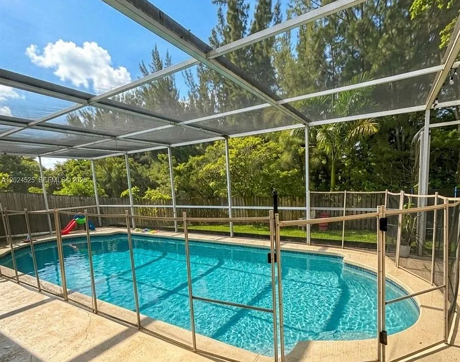 5450 SW 55th Ave #1