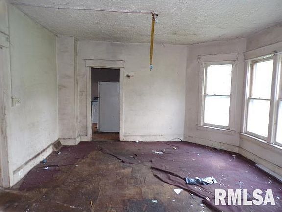 4th image of 605 13th Ave