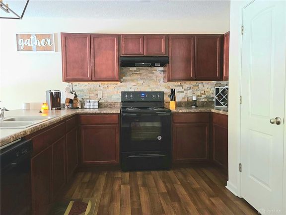 4th image of 115 Hill Cir
