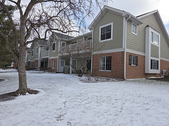 2nd image of 2466 Charleston Dr Unit 1