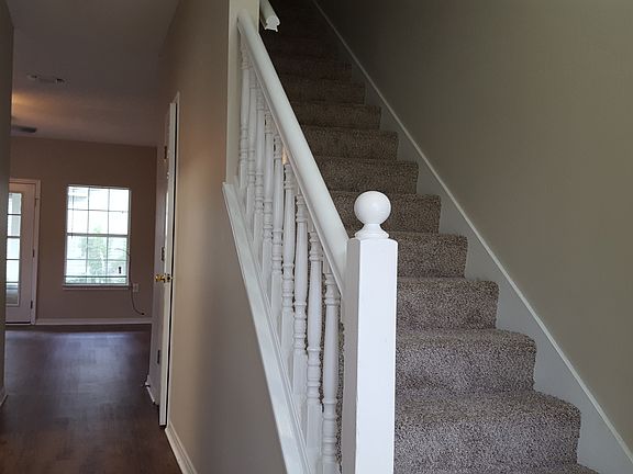 4th image of 529 Eastwood Pl