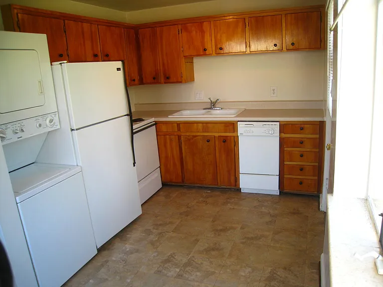 767 Miller Ct — Photo 5