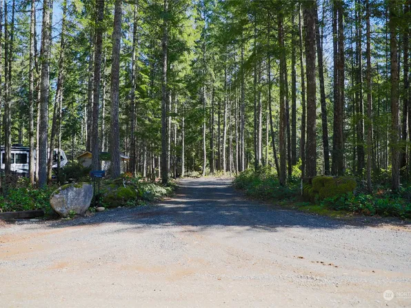 10 N Reno Drive, Hoodsport, WA 98548