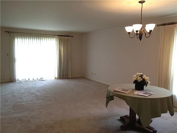5th image of 7458 King George Dr