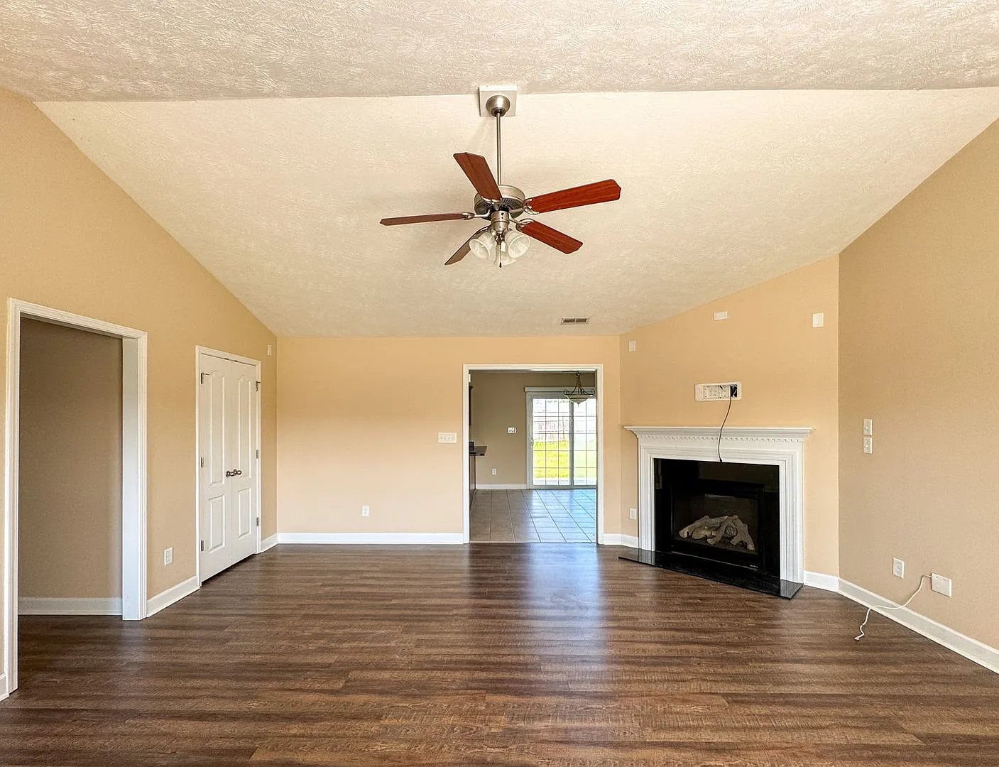 3 Bed 2 Bath Home in Westgate — Photo 2