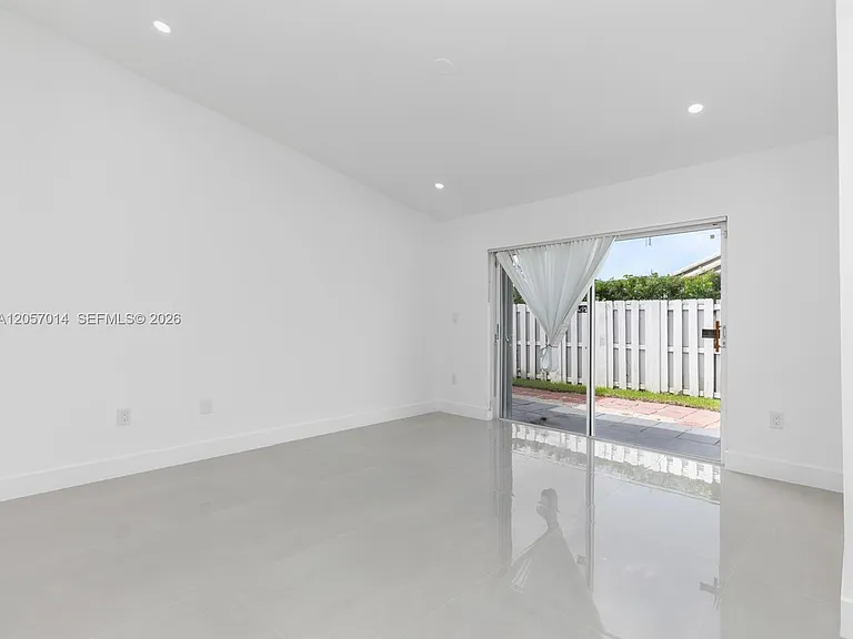 1938 SW 137th Ct — Photo 13