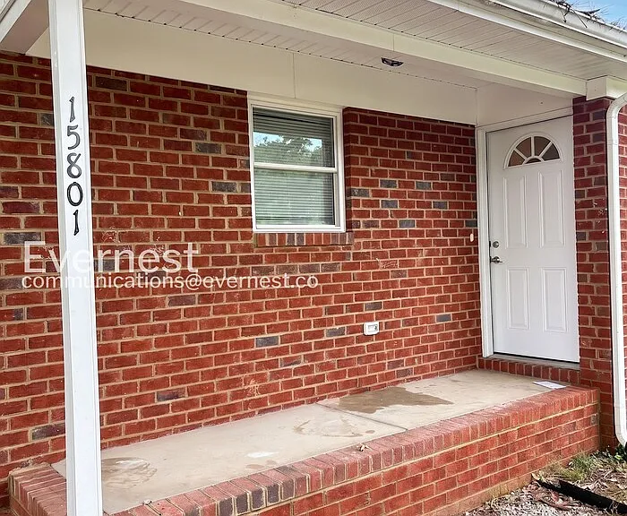 15801 Meridian Ave — Photo 13