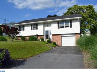 411 S 6th St, Hamburg, PA 19526