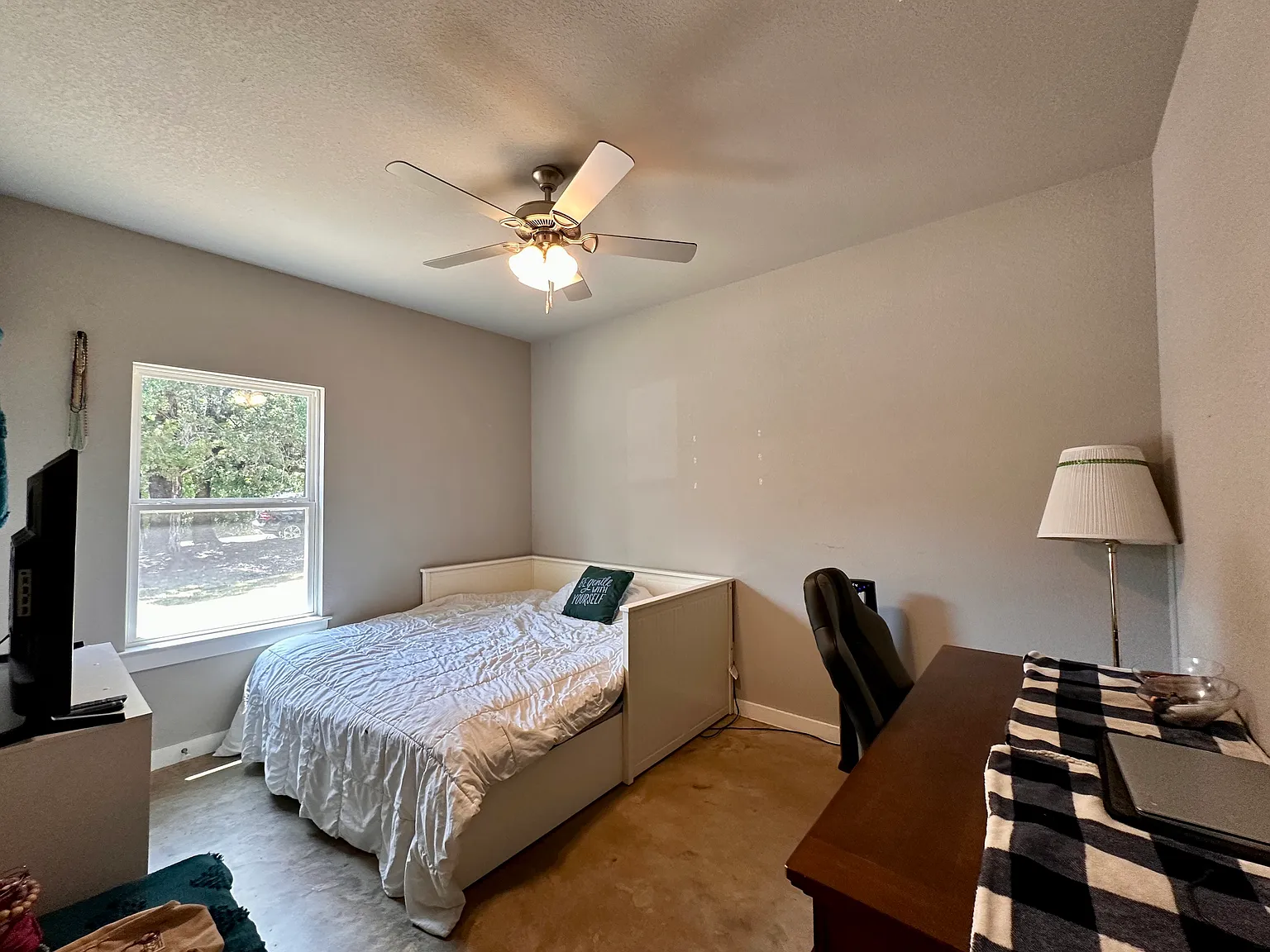 805 Santa Fe St — Photo 4