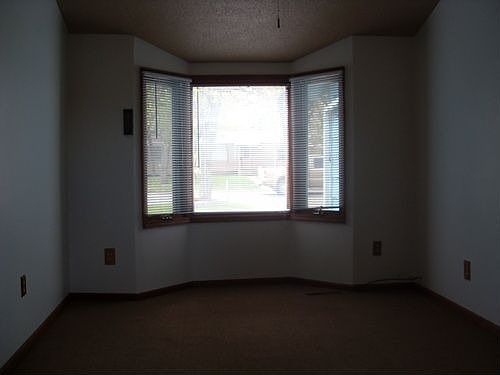 4th image of 646 Lawnridge Ave SE