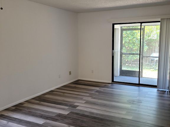 3rd image of 2780 Park Dr #G