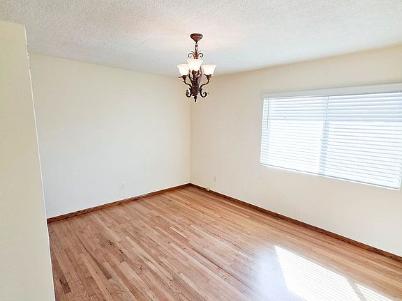 4th image of 5051 Dubois Dr