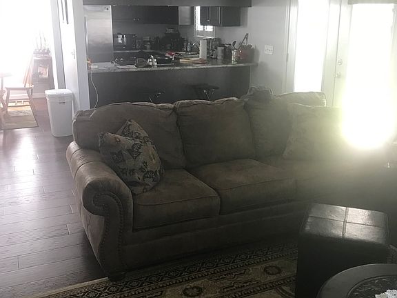 4th image of 506 Azalea St