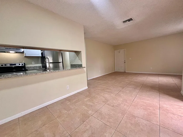 6061 10th Ave N #242 — Photo 5