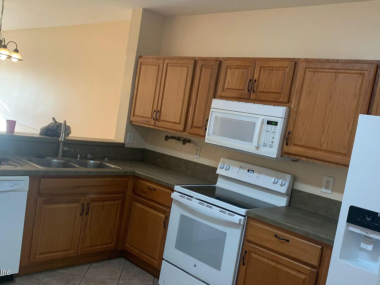 2 bed, 2.5 bath, 1100 sqft, $1,100 — Photo 2