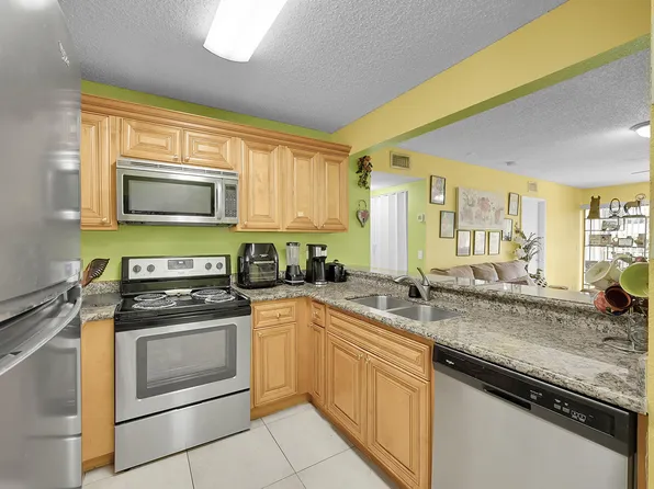 1661 Balfour Point Drive #F, West Palm Beach, FL 33411