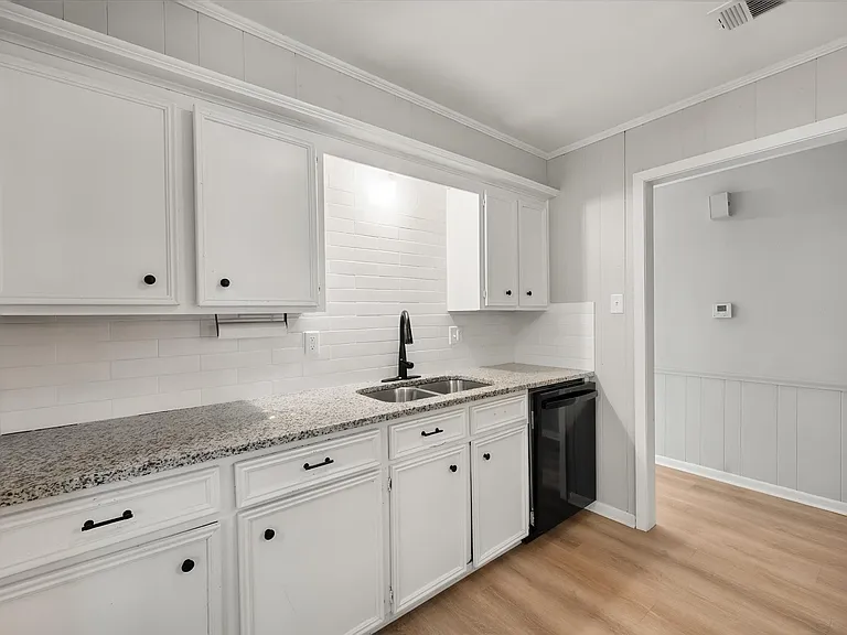 2604 Fairmont Cir — Photo 13