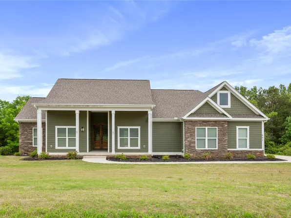 601 S Acorn Way, Seneca, SC 29672