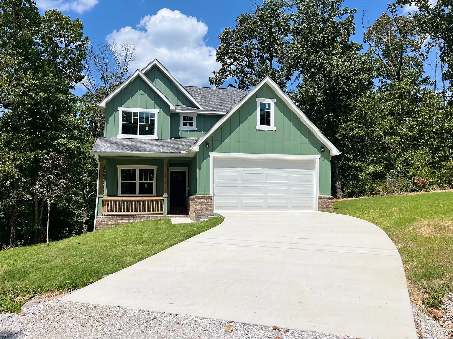 3 bed, 2.5 bath, 1590 sqft, $2,350 — Photo 1