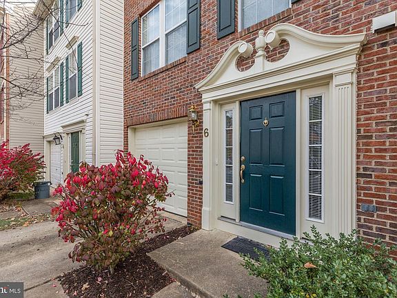 3rd image of 6 Palmetto Ct
