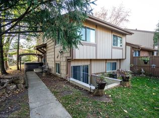 797 Overland Ct, Roselle, IL 60172