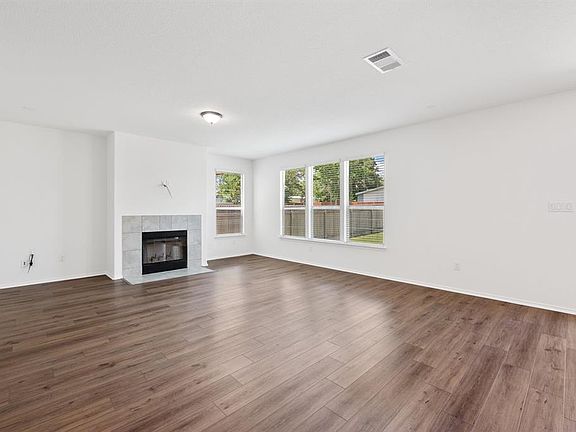2nd image of 210 McGinnis Trl