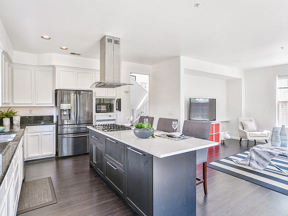 2nd image of 4424 Canterbury Way
