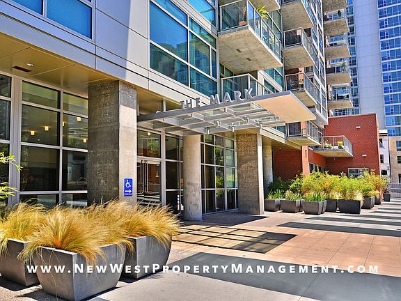 2nd image of 800 The Mark Ln Unit 1605