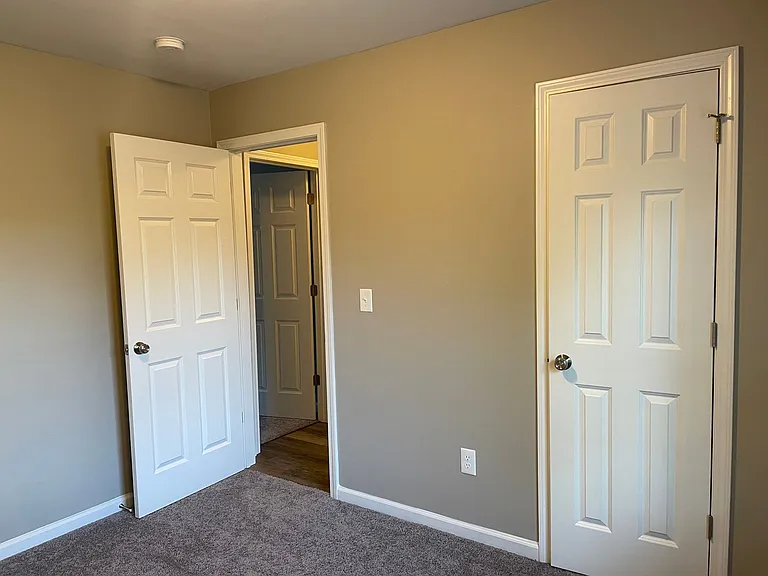 2335 Carmine St — Photo 21