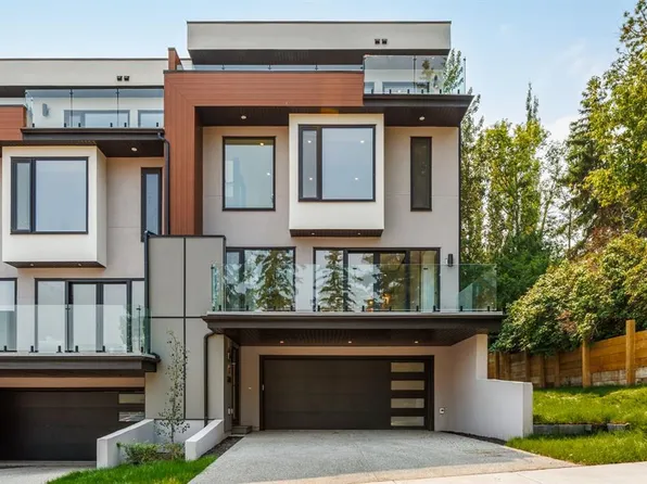 2703 N Erlton St SW #3, Calgary, AB T2S 2W4