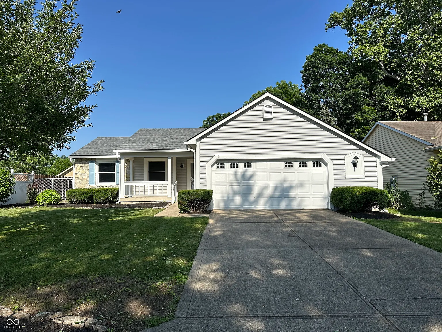 952 Delray Dr photo 1