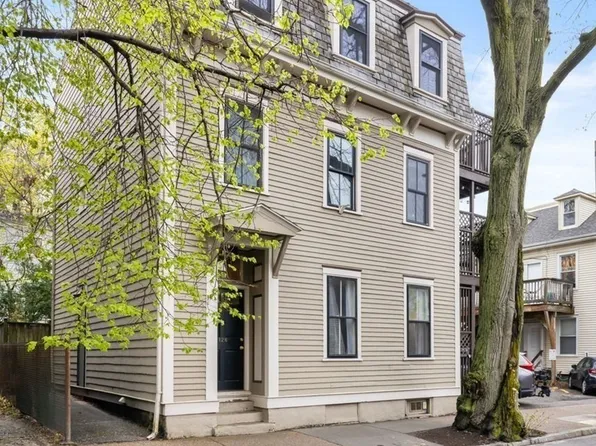 126 Browne St #2, Brookline, MA 02446