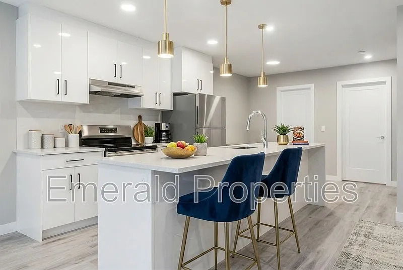 3 bed, 3.0 bath, $2,447 — Photo 3