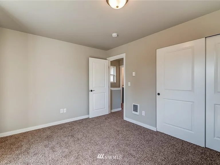 1419 Texas St — Photo 6