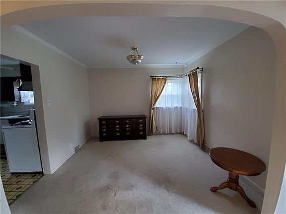 5th image of 13395 Lincoln Way