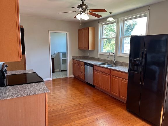 5th image of 4733 Rosa Ave