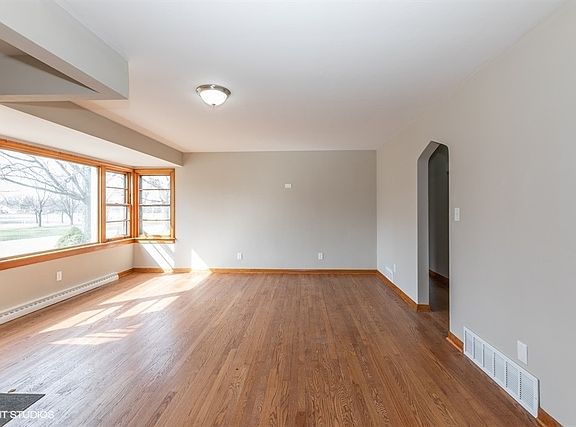 5th image of 17921 Oakley Ave