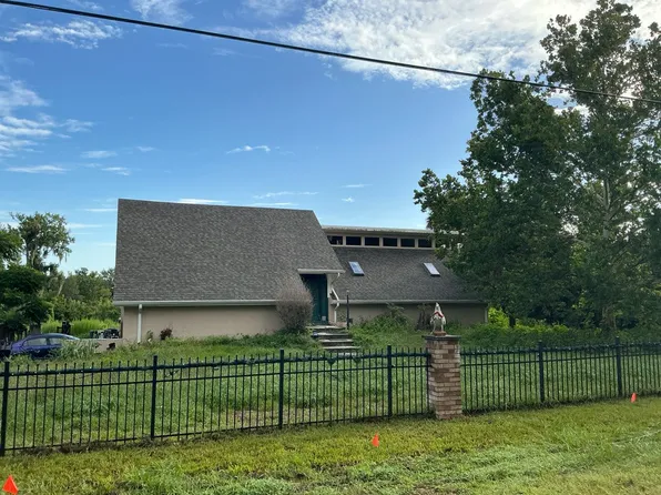 310 Hidden Lake Dr, Brandon, FL 33511