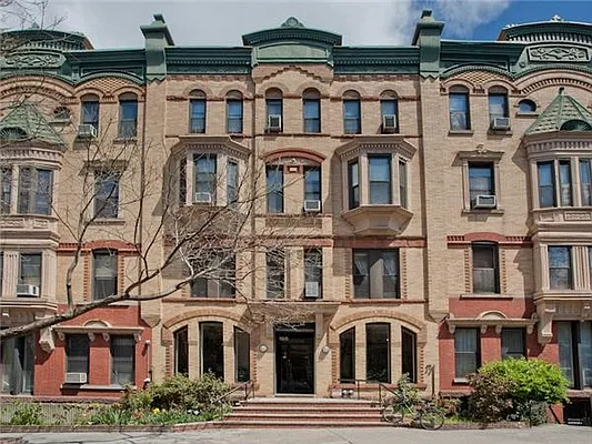 Rented by Brownstone Property Group | media 4