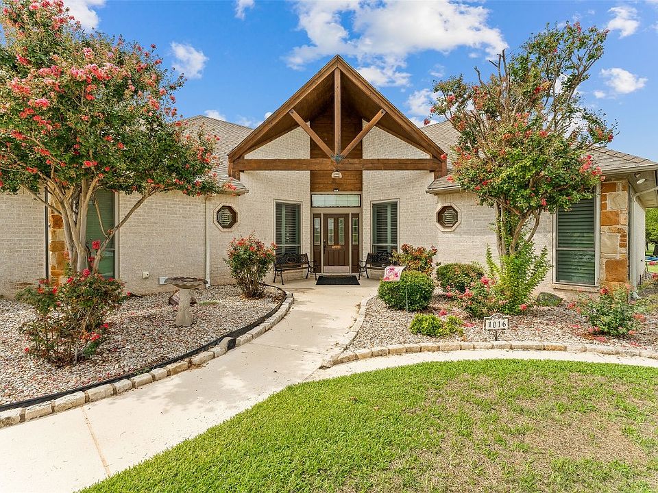 1016 Bentwater Pkwy, Granbury, TX 76049 Zillow