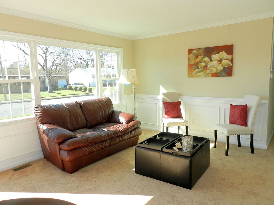 2nd image of 120 Bayhaven Dr