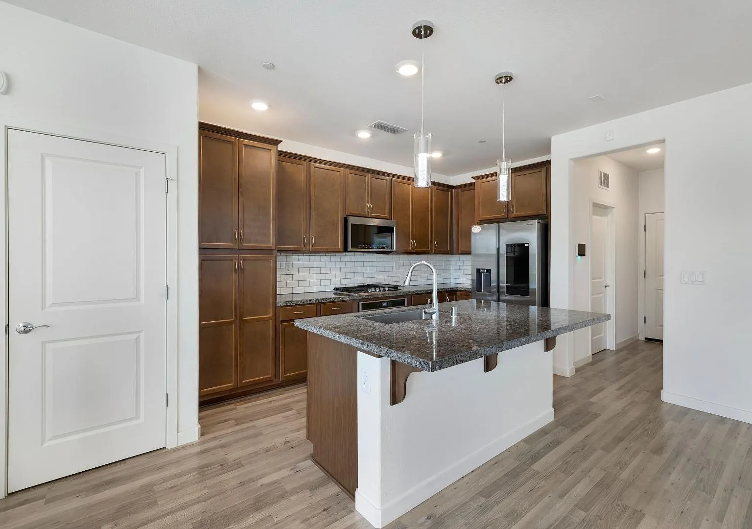 2941 Grassy Bank Ave — Photo 4