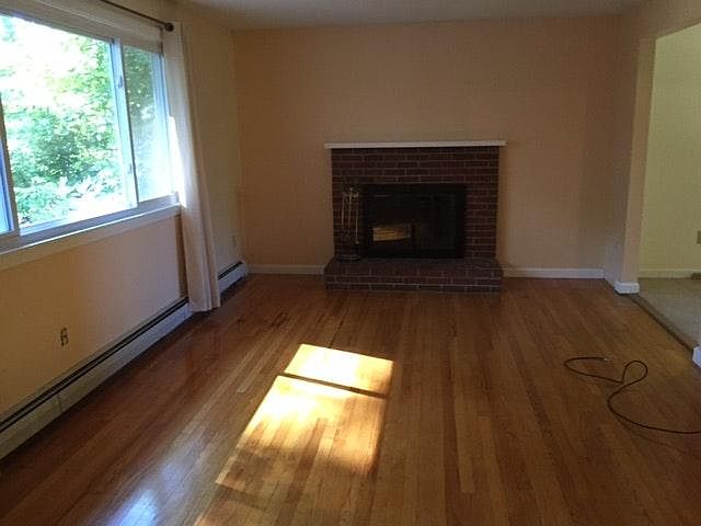 2nd image of 376 Pelham Rd