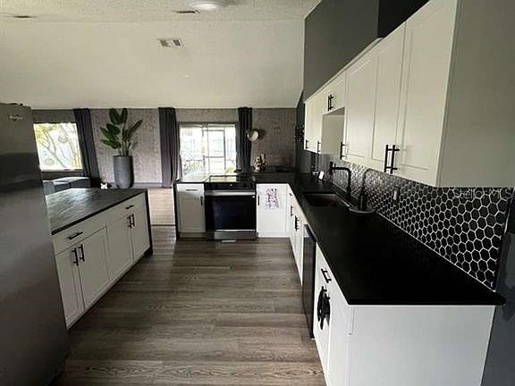 5th image of 906 SAN PAULO WAY