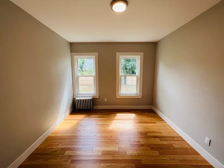21-23 Caledonia Ave #21 — Photo 7
