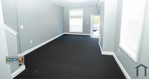 1219 N Luzerne Ave — Photo 11