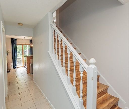 4th image of 9585 Shadywood Ln