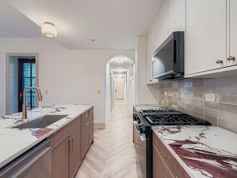 1242 W Winnemac Ave #2E — Photo 6