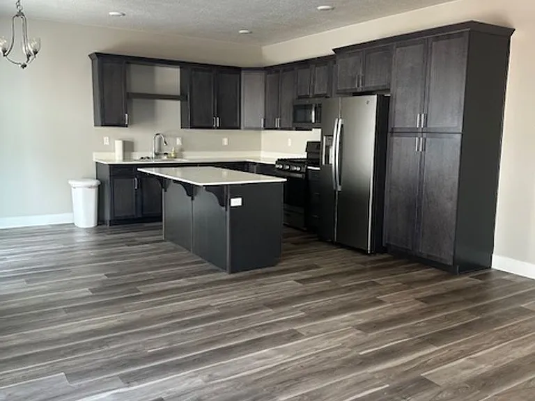 1601 Quartz Dr #D — Photo 4