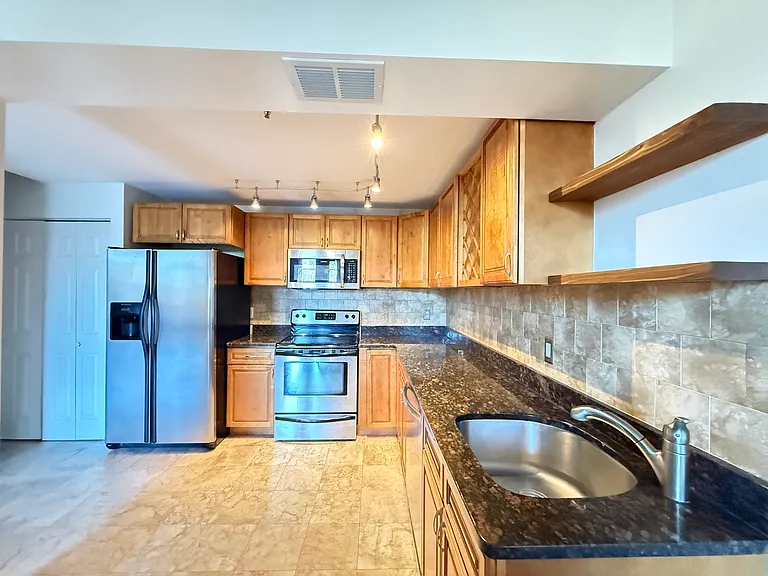 494 Woonasquatucket Ave #410 — Photo 25